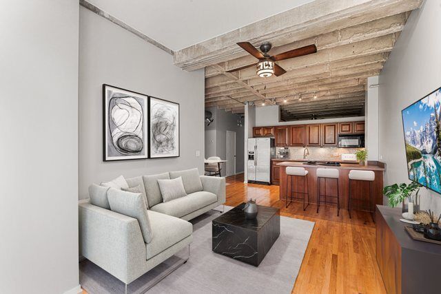 Property Photo: 811 S Lytle Street 110 IL 60607