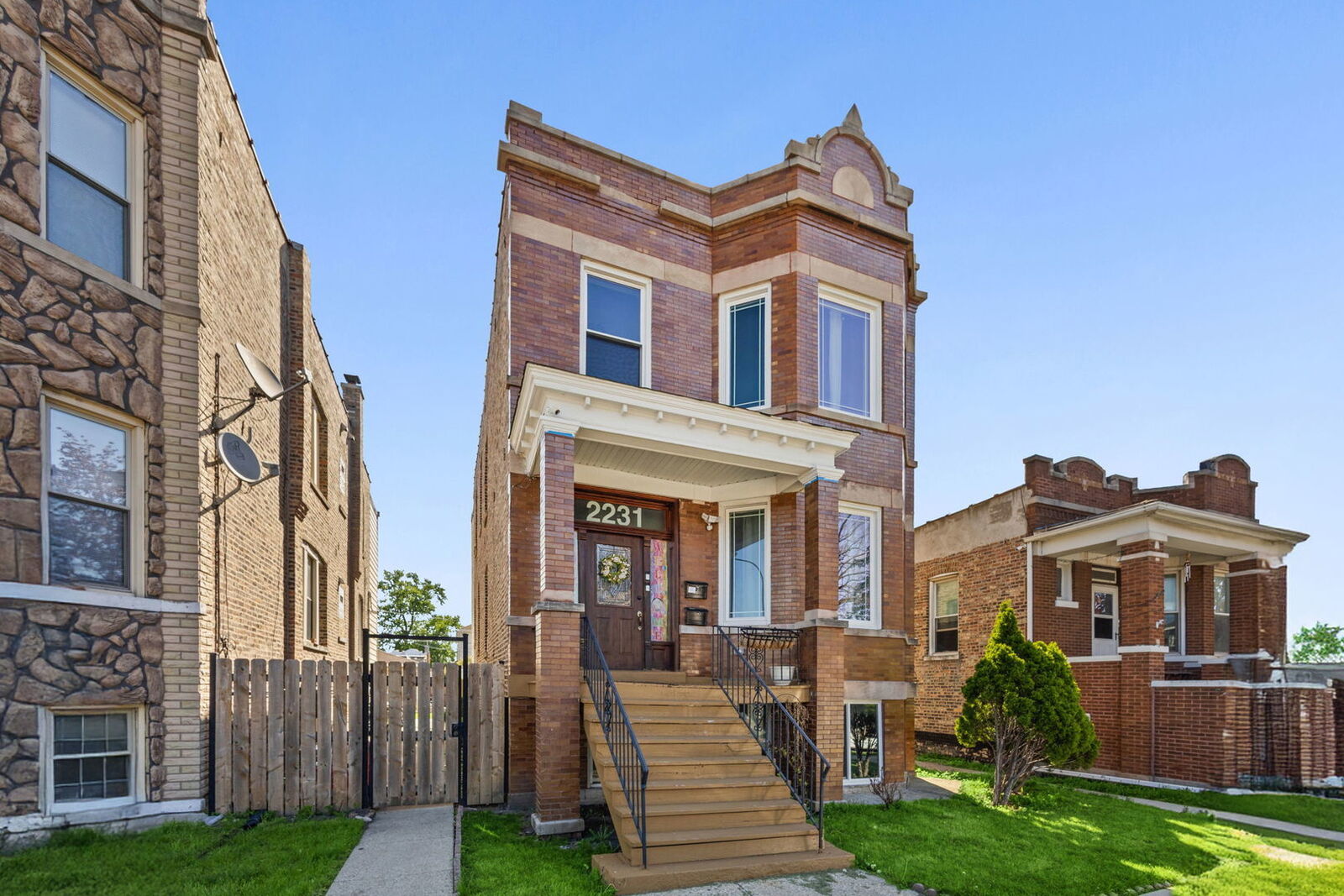 Property Photo:  2231 S Austin Boulevard 2  IL 60804 