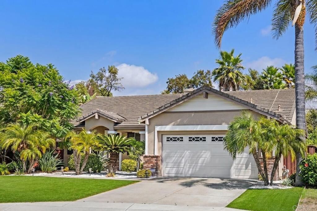 Property Photo:  868 Panella Court  CA 92057 