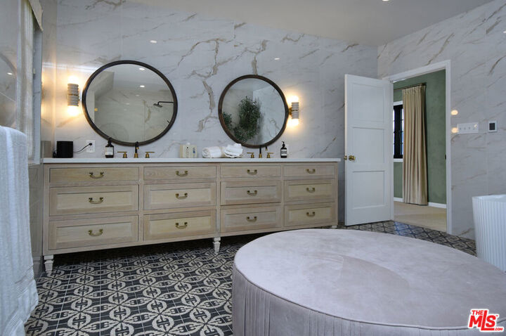 Property Photo: 5005 Los Feliz CA 90027