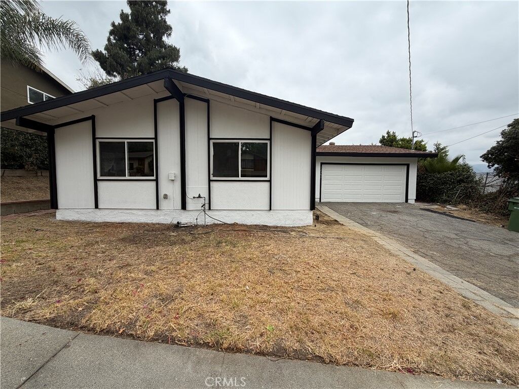 Property Photo:  12561 Garber Street  CA 91331 