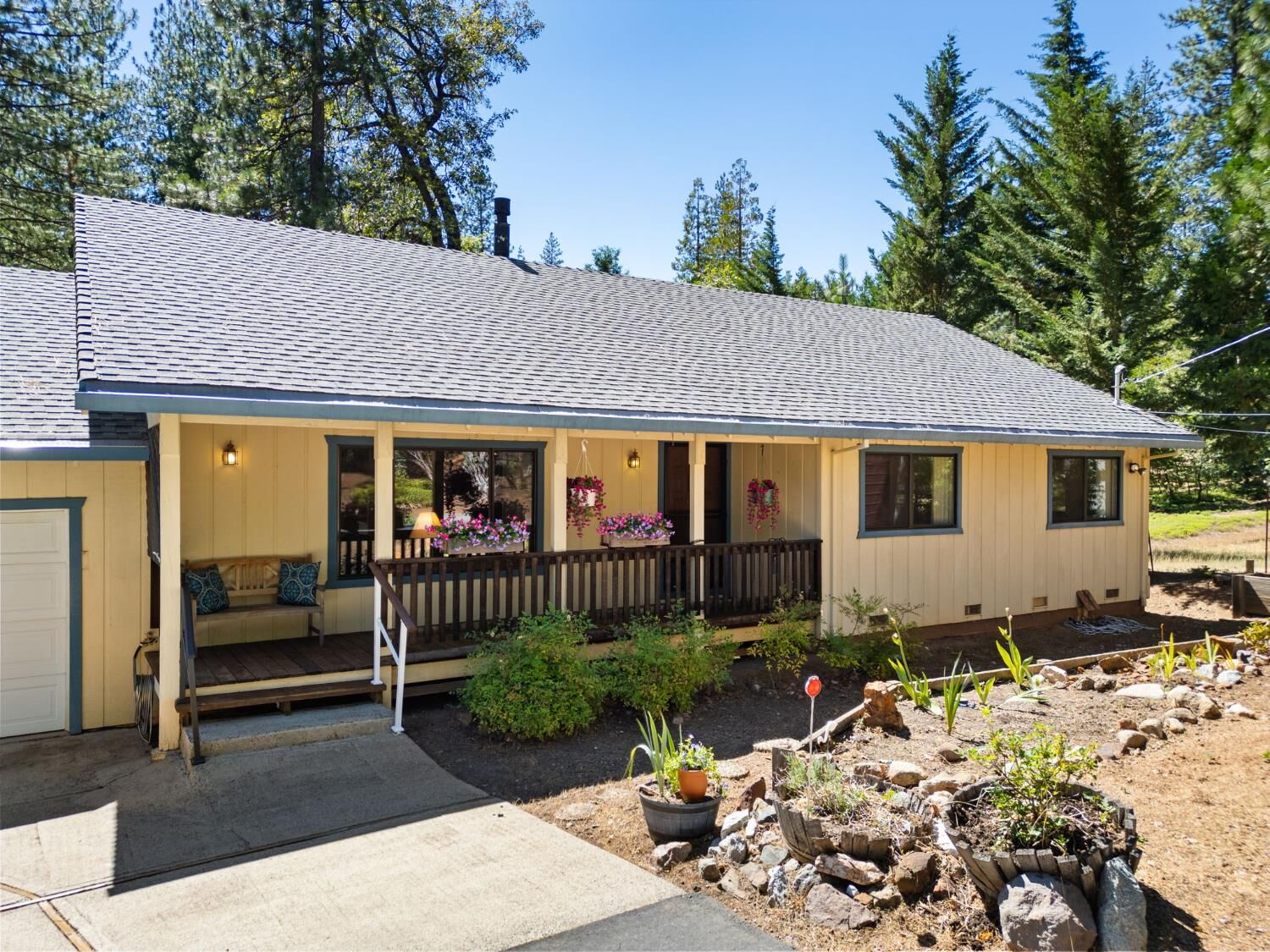 Property Photo: 2015 E Mokelumne Drive CA 95223