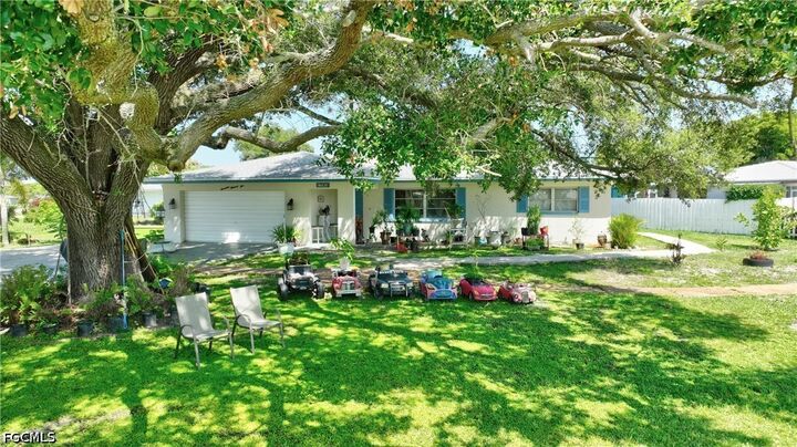 Property Photo:  1701 Ridgecrest Street  FL 33936 