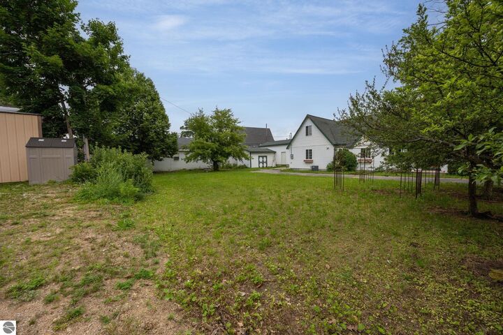 Property Photo:  2816 Sunnyside Drive  MI 49601 
