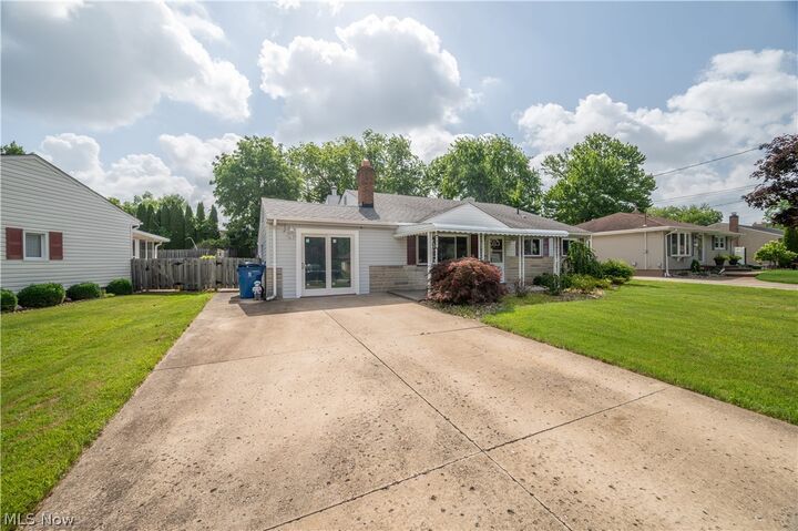 Property Photo: 5057 Tam-O-Shanter Drive OH 44514