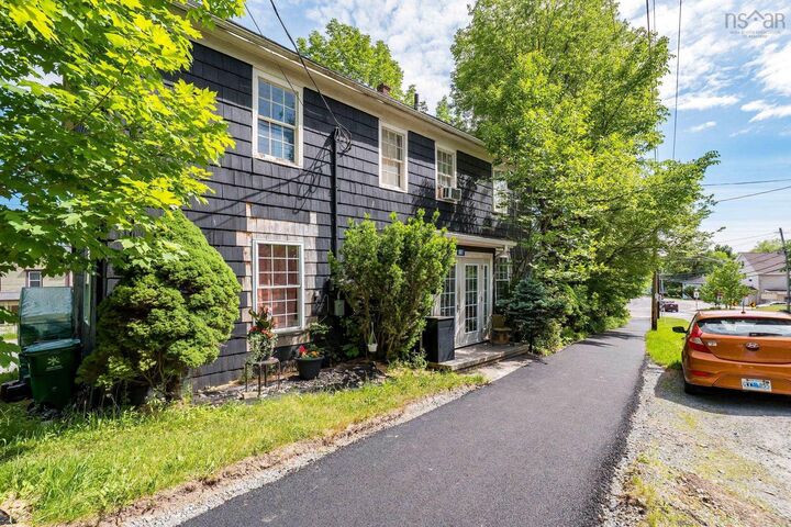 Property Photo: 861-865 King Street NS B0N 2T0