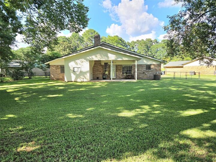 Property Photo: 2037 Darlington Court LA 71118