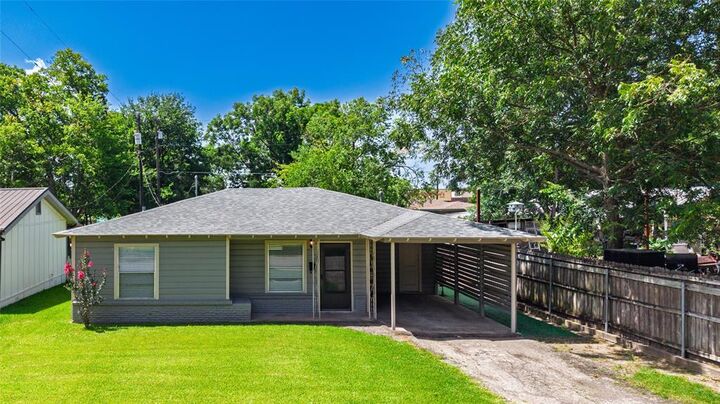 Property Photo: 1507 Jefferson Street TX 75428