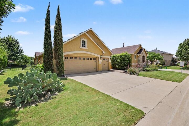 Property Photo:  12013 Lockhart Court  TX 76207 