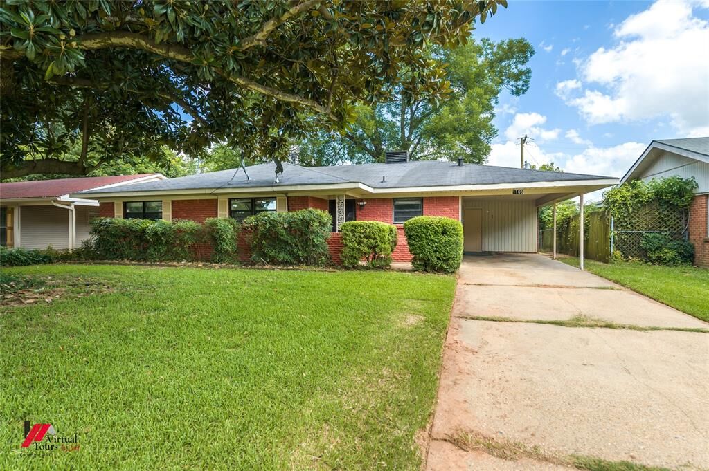 Property Photo:  1105 E Washington Street  LA 71104 