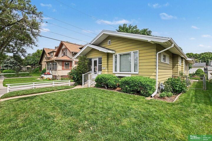 Property Photo:  3212 Oak Street  NE 68105 