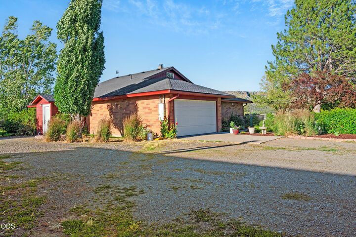 Property Photo:  8230 Hill Road  OR 97603 