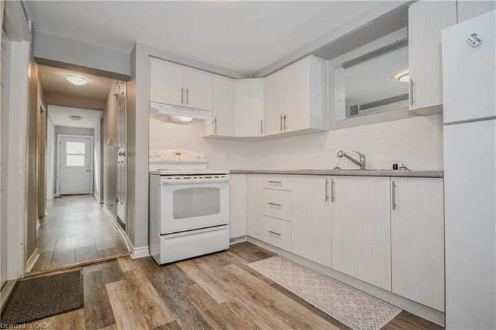 Property Photo:  25 Elgin Street N 4  ON N1R 5G8 