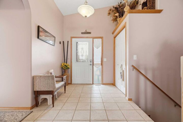 Property Photo: 1706 3 Avenue SE AB T1V 1Y3