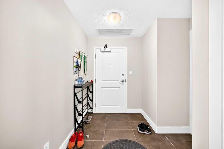 Property Photo: 77 Spruce Place SW 1407 AB T3C 3X6