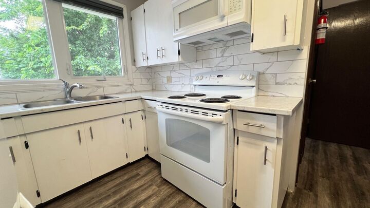 Property Photo:  303 Nill Place  AB T0J 1P0 