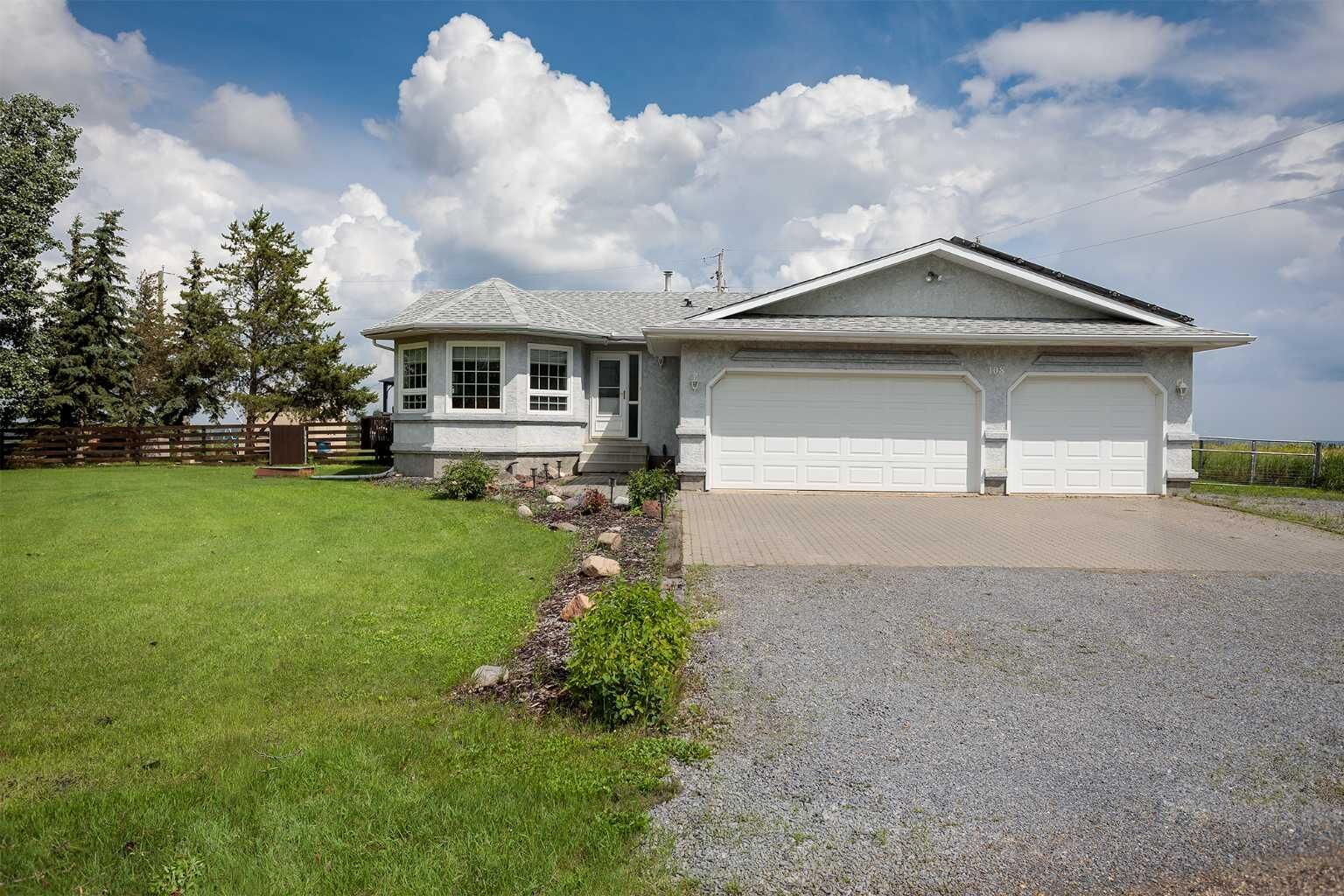 Property Photo:  108 Martin Avenue  AB T0C 0L0 