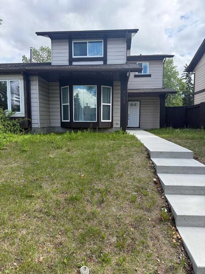 Property Photo:  7104 Temple Drive NE  AB T1Y 4E6 