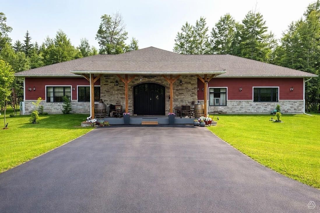 Property Photo: 590072 RR-114 & Twp 572 590072 AB T7S 1W2