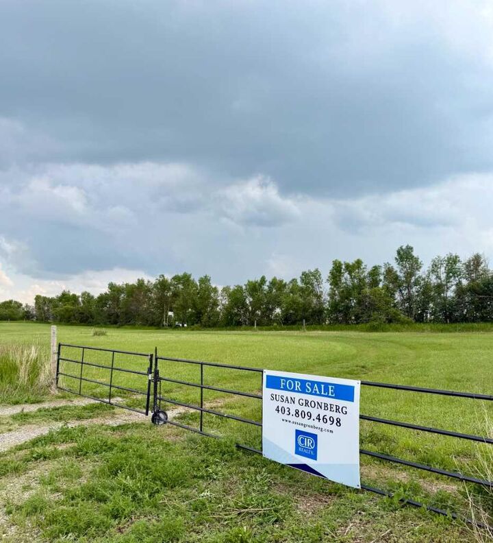 Property Photo:  Tbd Namaka Drive  AB T1P 1J6 