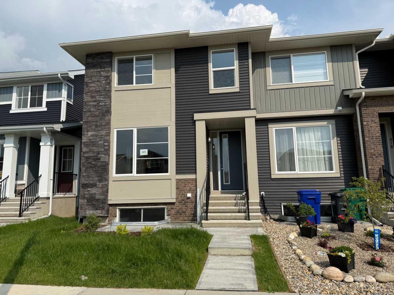 Property Photo:  322 Sundown Road  AB T4C 3H2 