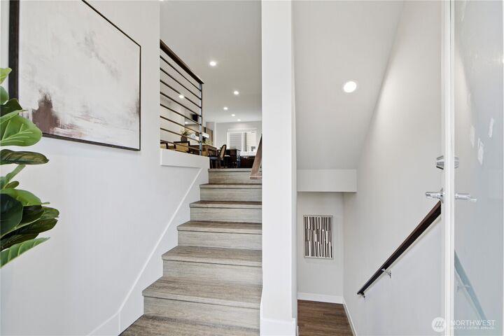 Property Photo:  522  Glacier Walk  SE  WA 98074 