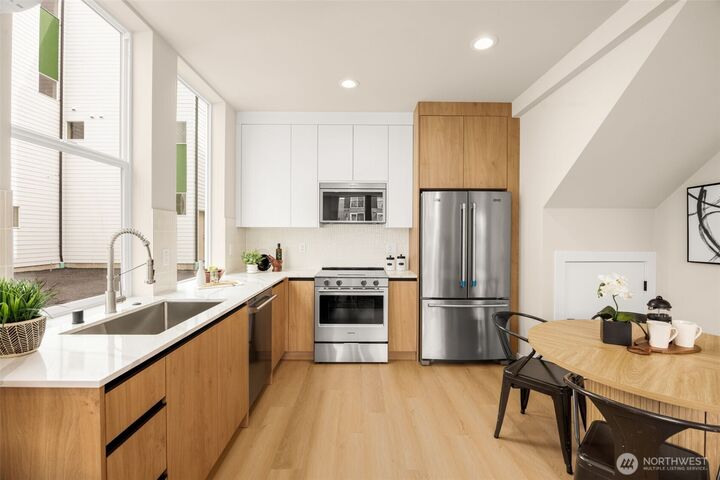 Property Photo: 906 B 28th Avenue S WA 98144