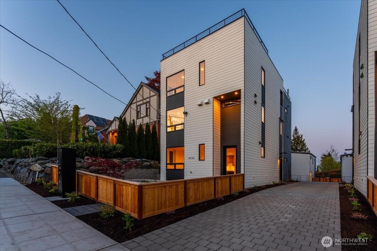 Property Photo:  4122  Burke Avenue N  WA 98103 
