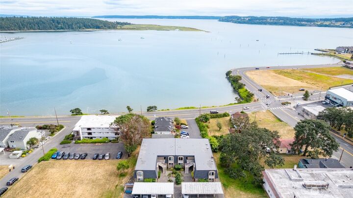 Property Photo: 1188 SE Pioneer Way 101 WA 98277