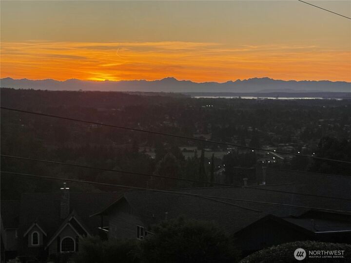 Property Photo:  2025  5th Street SE  WA 98372 