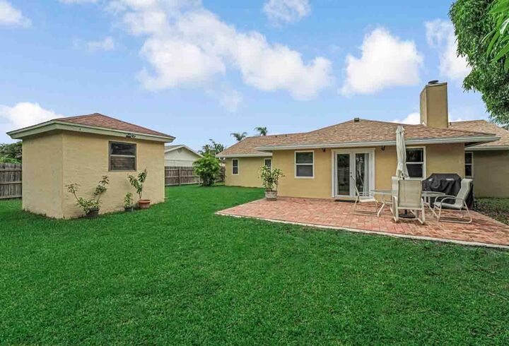 Property Photo:  427 Las Palmas Street  FL 33411 