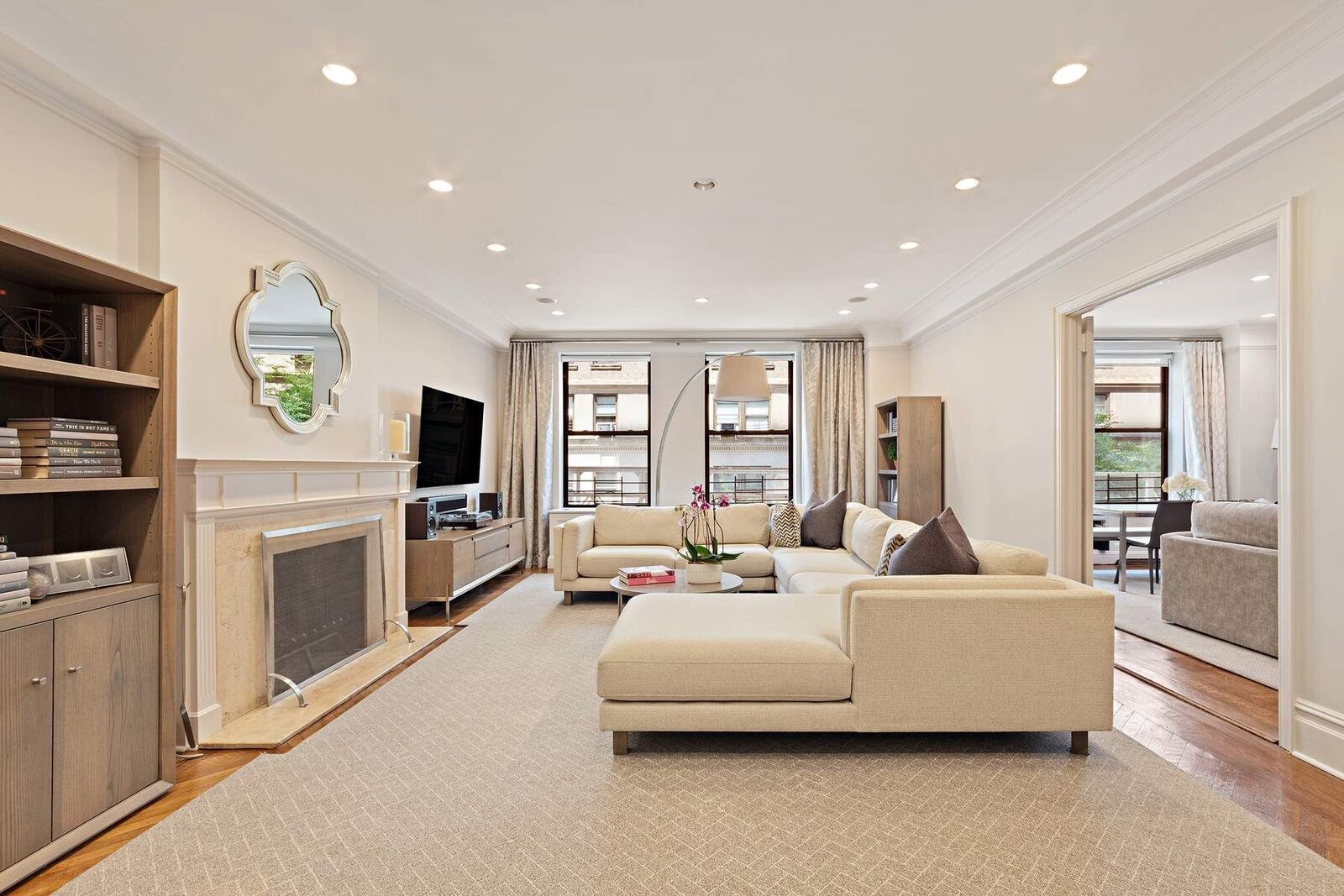 Property Photo:  1075 Park Avenue 2D  NY 10128 