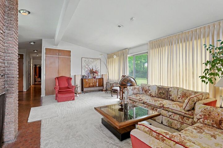 Property Photo:  2400 N Yale Ave  KS 67220-2822 