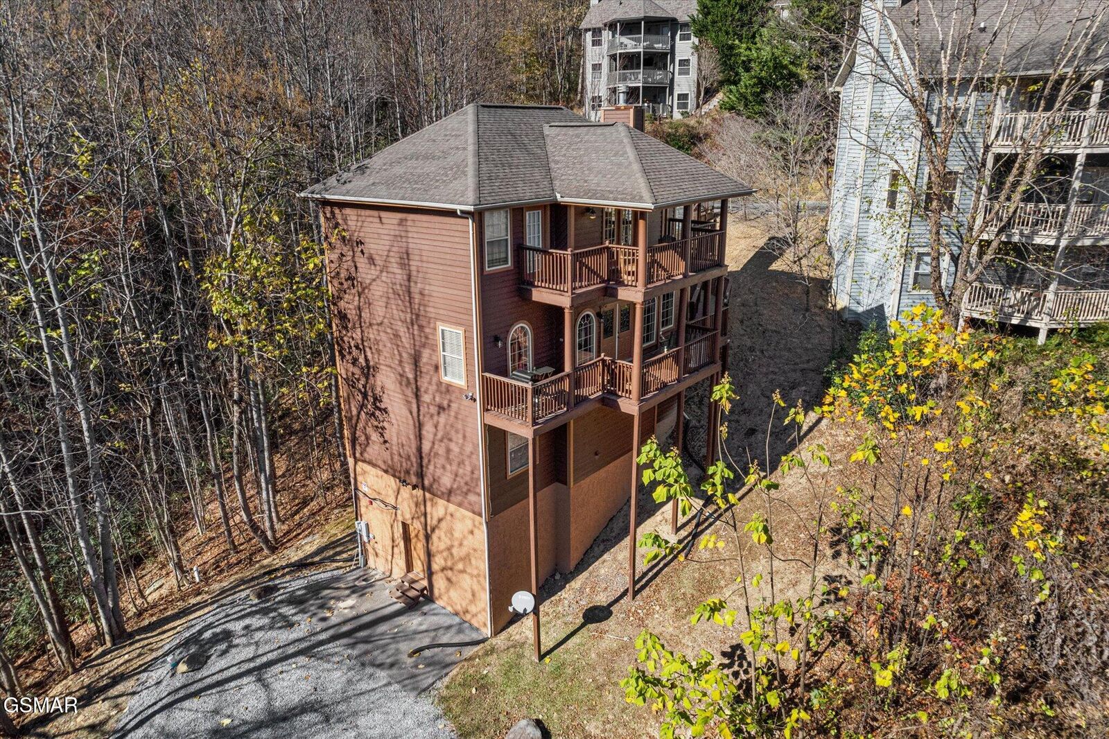 Property Photo:  909 Black Wolf Way  TN 37738 