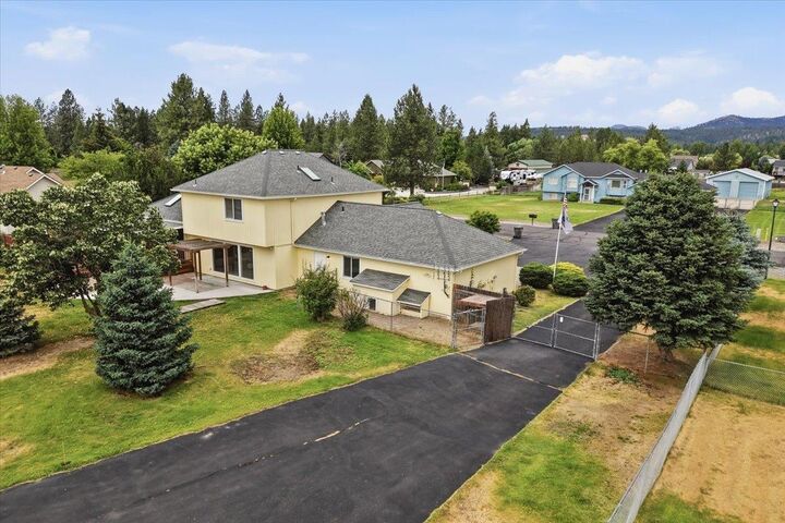 Property Photo:  17659 N Sunnyvale Dr  WA 99026 