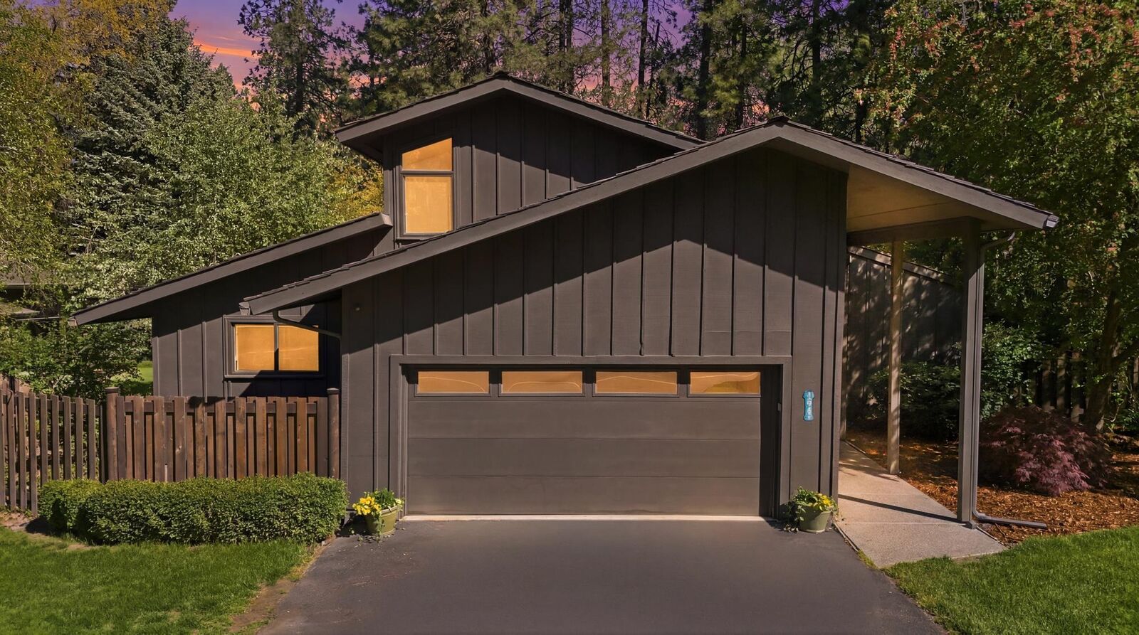 Property Photo:  1925 E Rockwood Blvd  WA 99203 