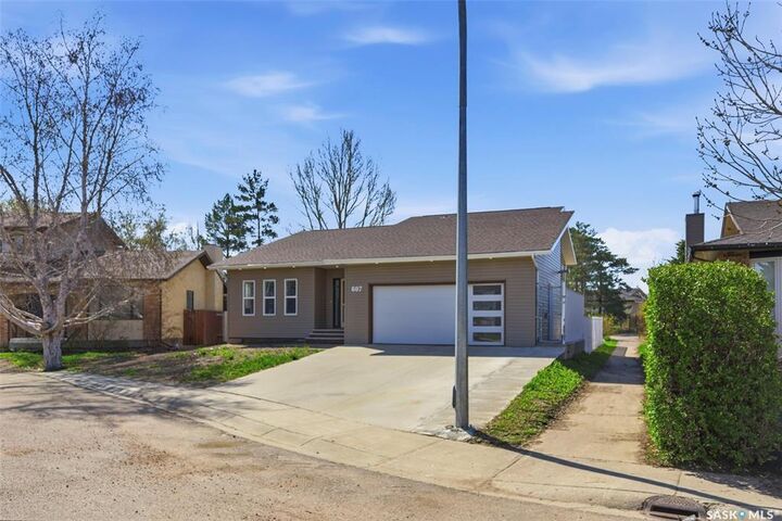 Property Photo: 607 Addie Crescent SK S7N 3K7