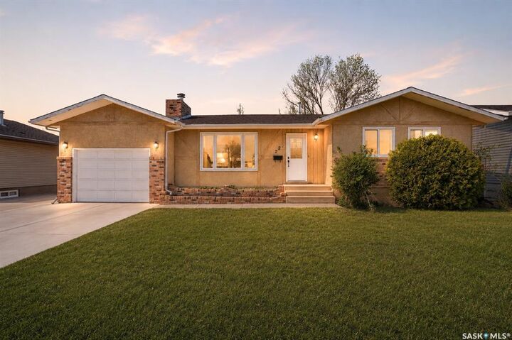 Property Photo: 22 Edelweiss Crescent SK S6J 1E5