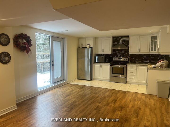 Property Photo:  41 Heatherwood Crescent Bsmt  ON L3R 8W6 