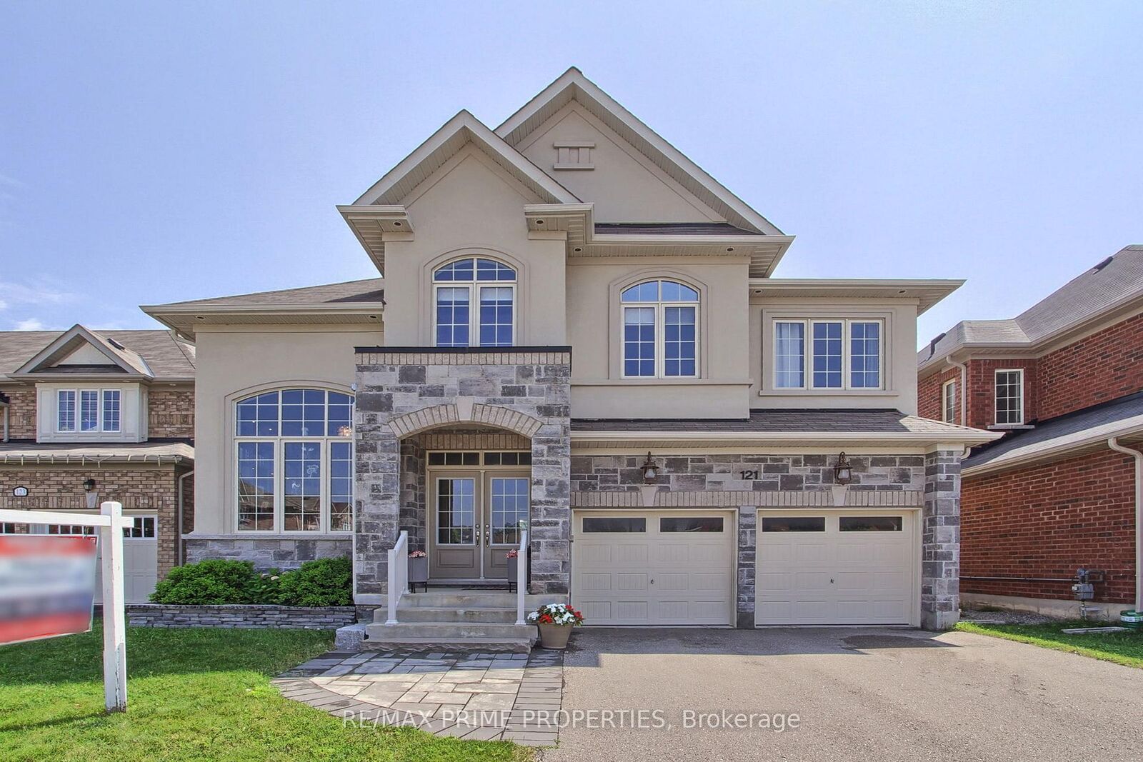Property Photo:  121 Robert Wilson Crescent  ON L4P 0G8 