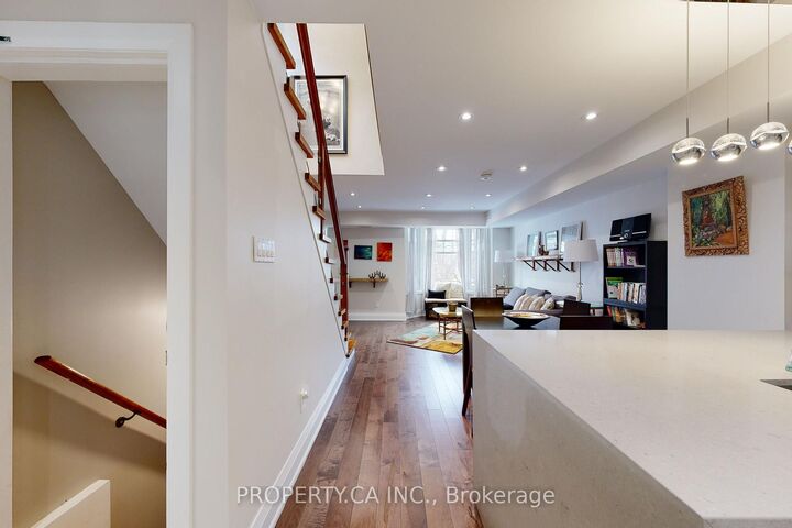 Property Photo:  635 Christie Street Upper  ON M6G 3E6 
