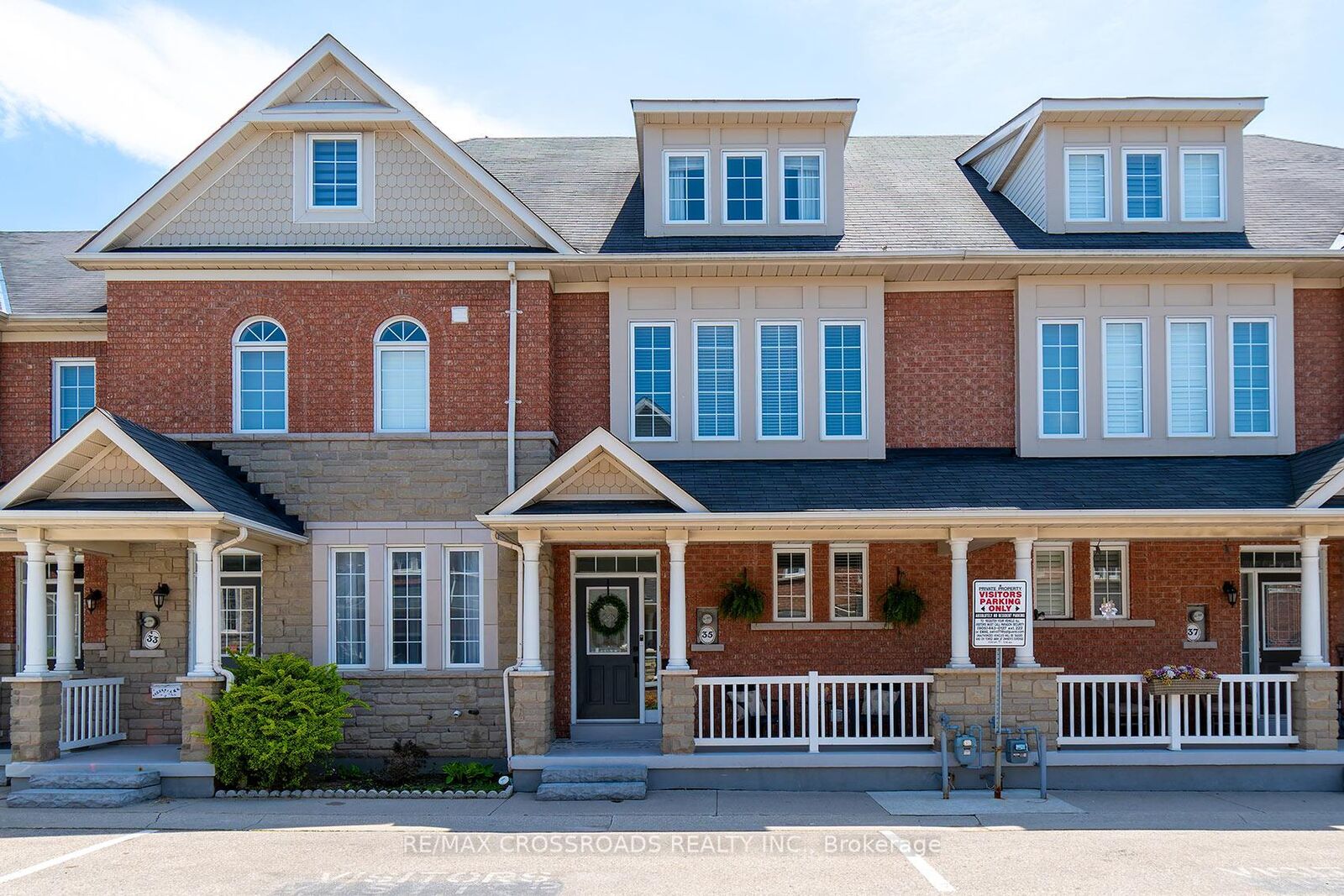 Property Photo:  35 Torr Lane  ON L1S 7N1 