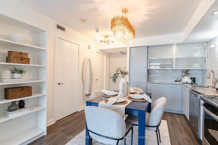 Property Photo:  8 Telegram Mews 1006  ON M5V 3Z5 