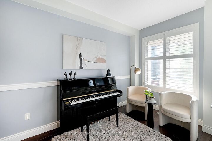 Property Photo:  8 Amaranth Crescent  ON L7A 0L7 