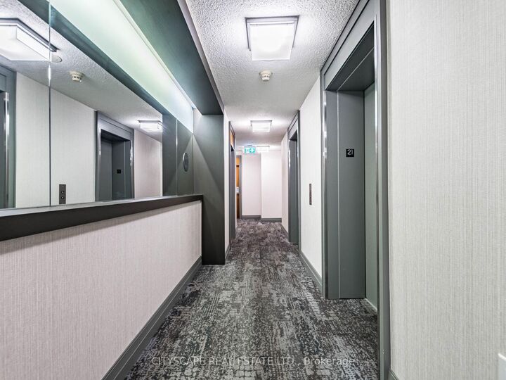 Property Photo: 1 Elm Drive W 2111 ON L5B 4M1