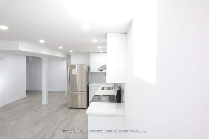 Property Photo:  1627 Baggins Street Lower  ON L1W 1H2 