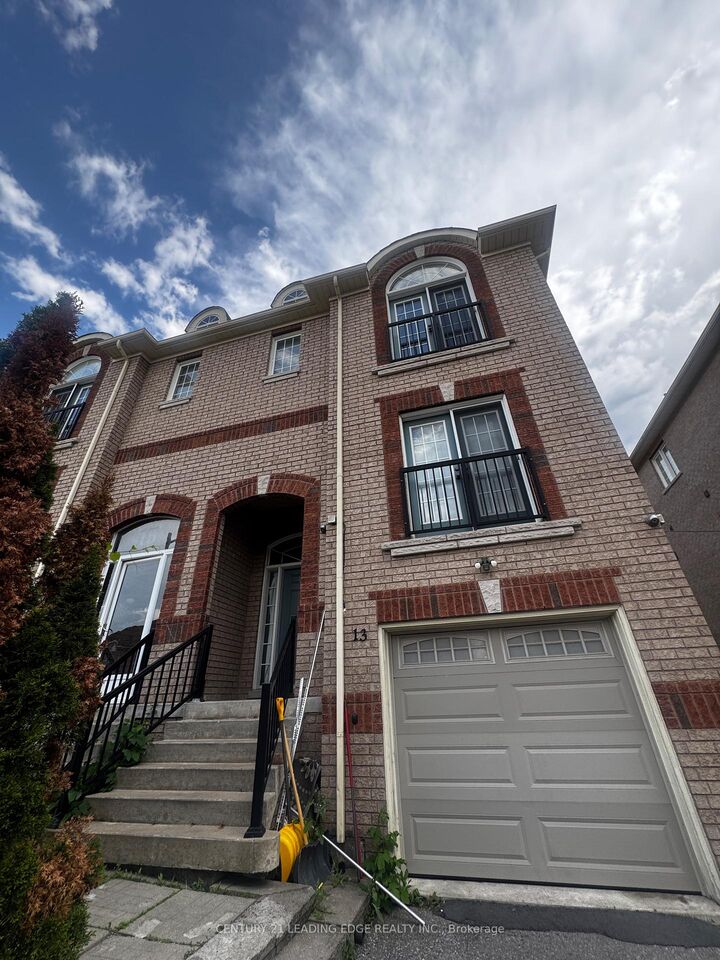 Property Photo:  13 Prince William Drive Upper  ON L3R 7V5 