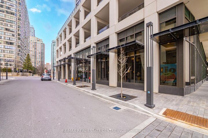 Property Photo: 30 Elm Drive 610 ON L5B 0N6