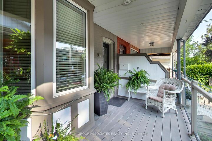 Property Photo:  409 Clinton Street  ON M6G 2Z1 