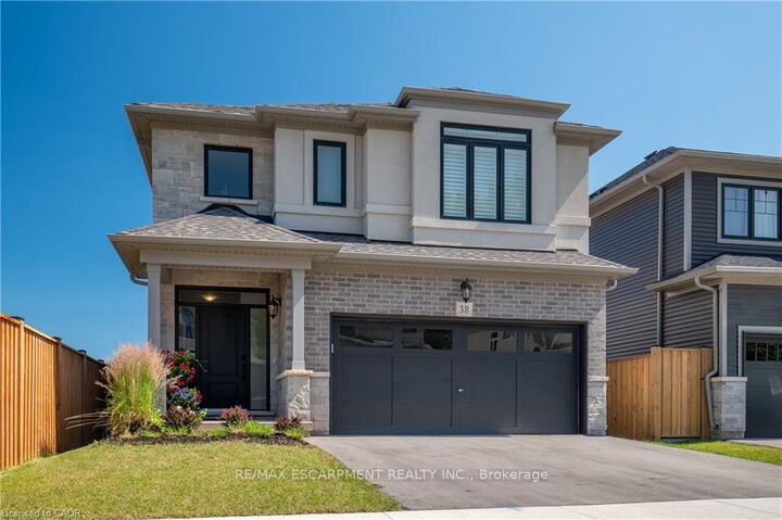 38 Riesling Street — photo 1